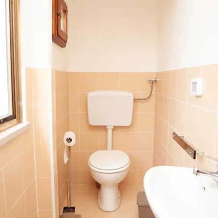 Alojamento de Acomodação e Pequeno-almoço Le Piume Cupramontana